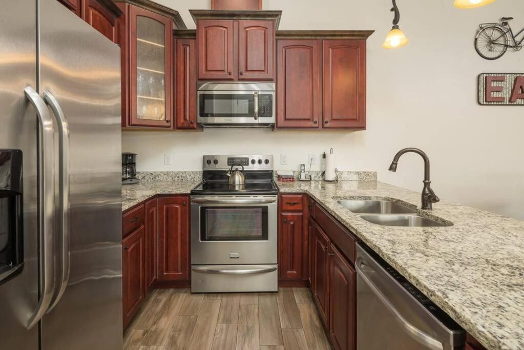 Luxury Downtown Rental - La Dolce Vita Villa #4 Моаб Экстерьер фото